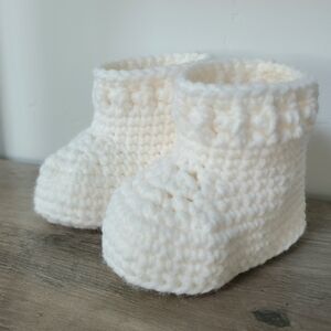 Gender Neutral Baby Booties, Baby Shoes, Crochet Shoes, Crib Shoes, 6-9 months